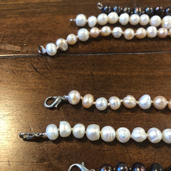 Three strands of natural pearls. Black pink white - Picture 3 of 4